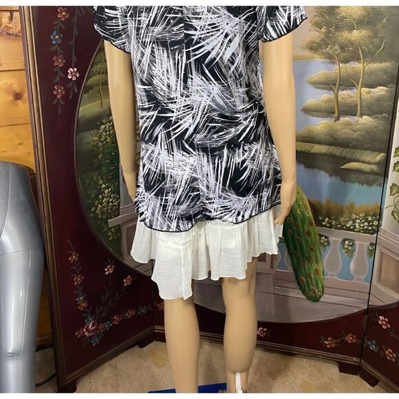 Brittany Black Top Medium to Large Black and White with Silver Embellishments - Picture 2 of 5